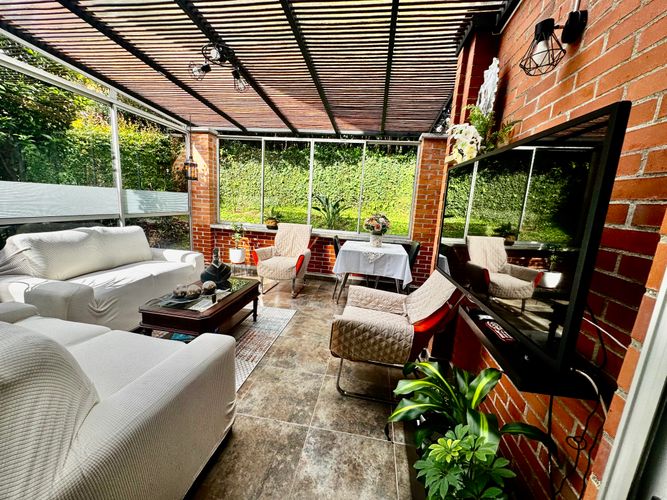 Casa de 3 alcobas en venta en Loma Benedictinos, Medellín, 220 m² · foto 21 de 24