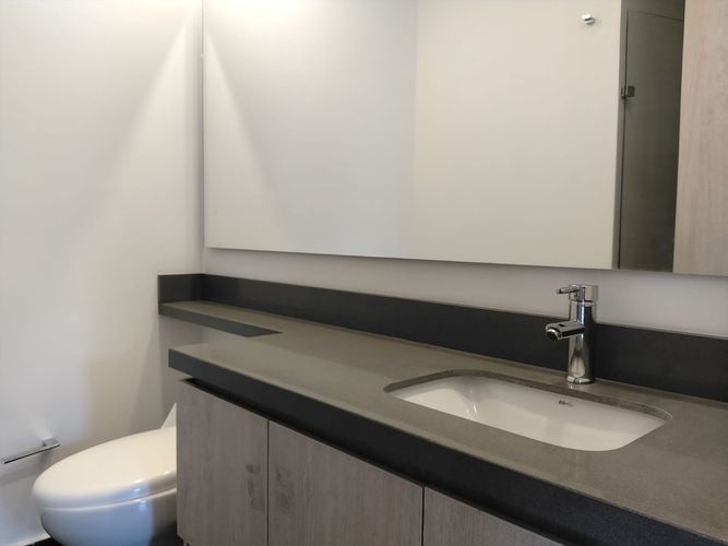 Apartamento de 2 alcobas en arriendo en El Poblado, Medellín, 81 m² · foto 5 de 16