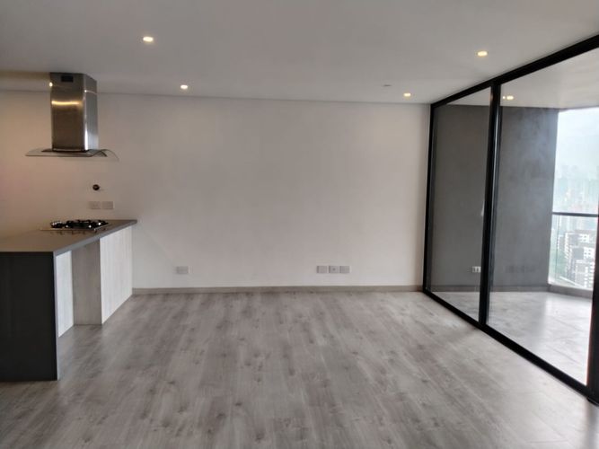 Apartamento de 2 alcobas en arriendo en El Poblado, Medellín, 81 m² · foto 9 de 16