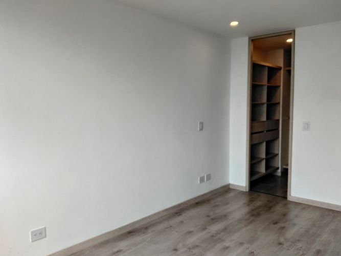 Apartamento de 2 alcobas en arriendo en El Poblado, Medellín, 81 m² · foto 11 de 16