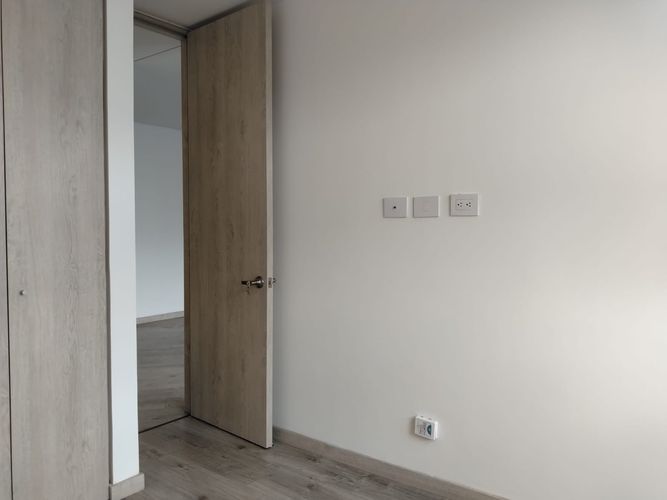 Apartamento de 2 alcobas en arriendo en El Poblado, Medellín, 81 m² · foto 14 de 16