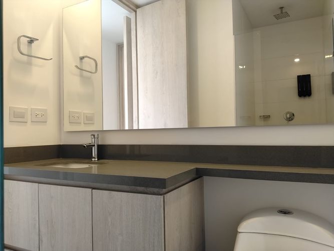 Apartamento de 2 alcobas en arriendo en El Poblado, Medellín, 81 m² · foto 4 de 16