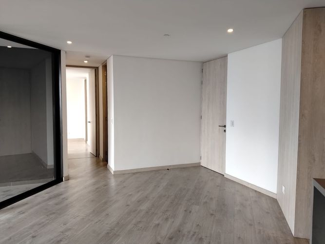 Apartamento de 2 alcobas en arriendo en El Poblado, Medellín, 81 m² · foto 12 de 16