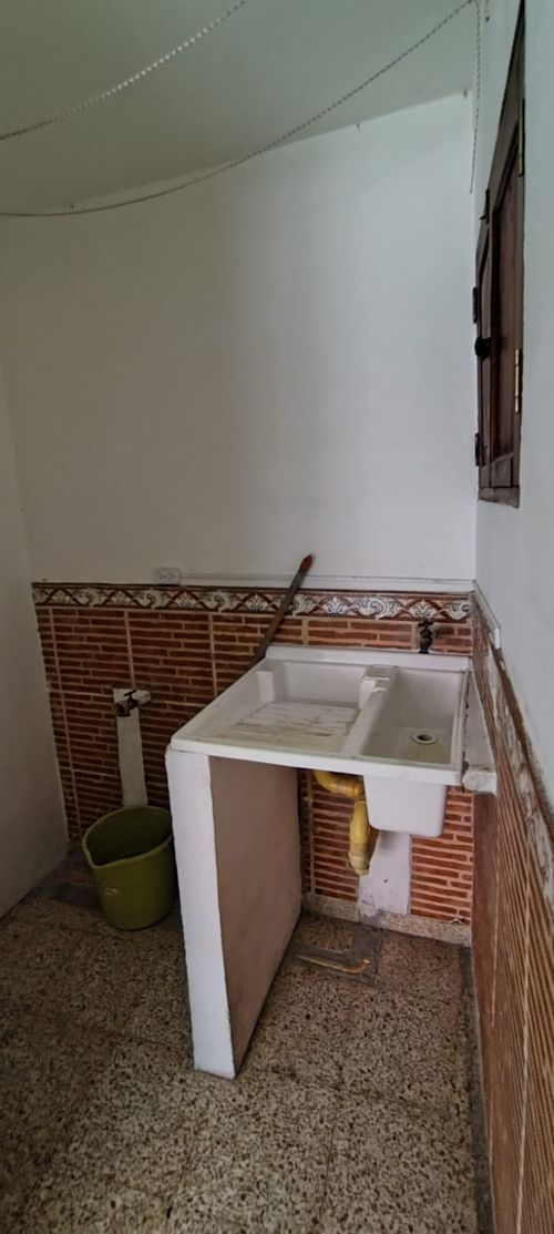 Local en arriendo en Castilla, Medellín, 25 m² · foto 6 de 7