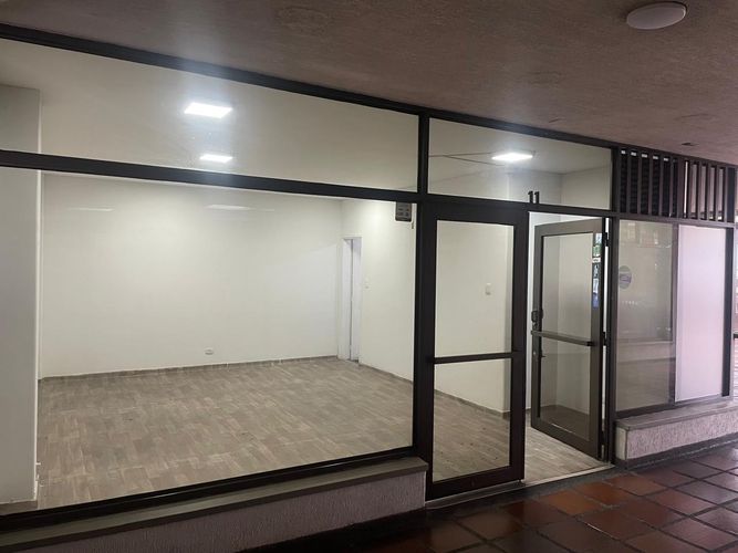 Local en venta en Pinares, Pereira, 31 m² · foto 2 de 6