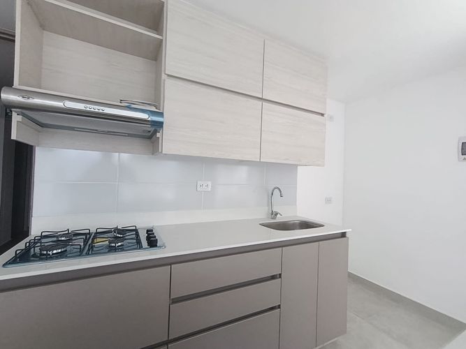 Apartamento de 3 alcobas en arriendo en Las Lomitas, Sabaneta, 85 m² · foto 2 de 20