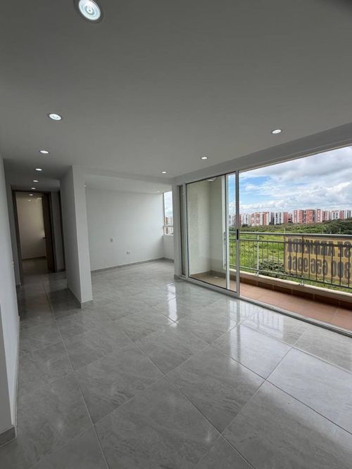 Apartamento de 3 alcobas en venta en Valle Del Lili, Cali, 62 m² · foto 2 de 20