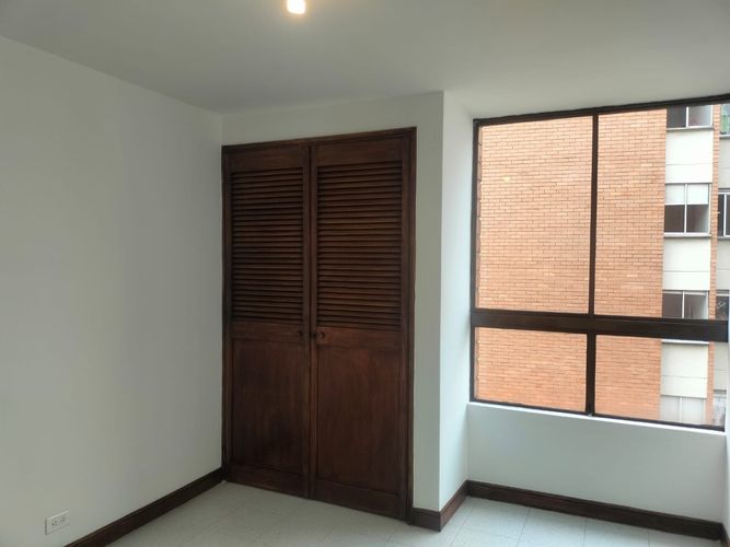 Apartamento de 2 alcobas en arriendo en El Poblado, Medellín, 75 m² · foto 11 de 14