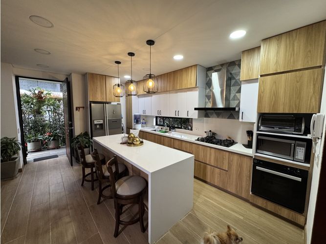 Casa de 4 alcobas en venta en Llano Grande, Rionegro, 320 m² · foto 5 de 24