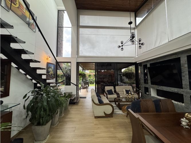 Casa de 4 alcobas en venta en Llano Grande, Rionegro, 320 m² · foto 6 de 24