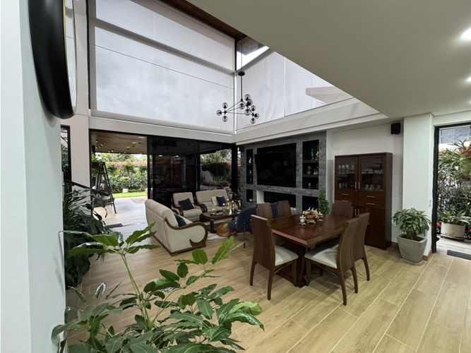 Casa de 4 alcobas en venta en Llano Grande, Rionegro, 320 m² · foto 7 de 24