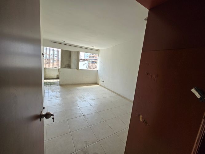 Casa de 10 alcobas en venta en Camino Real, Cali, 377 m² · foto 3 de 24