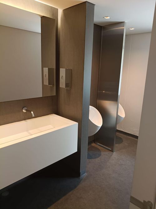 Oficina en arriendo en El Poblado, Medellín, 508 m² · foto 2 de 12