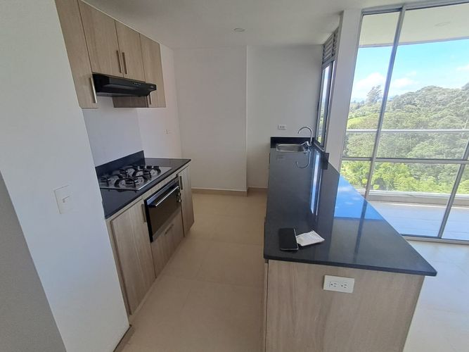 Apartamento de 3 alcobas en arriendo en Los Colegios, Rionegro, 78 m² · foto 4 de 15