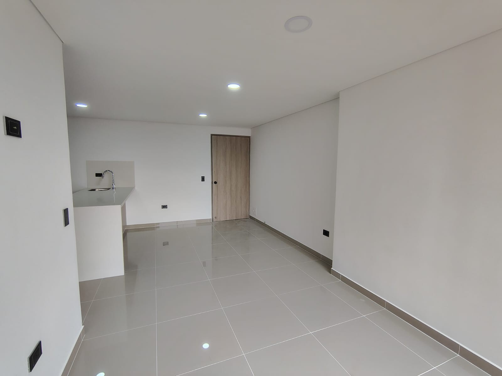 Apartamento en venta en Caqueta, La Estrella · foto 3 de 14