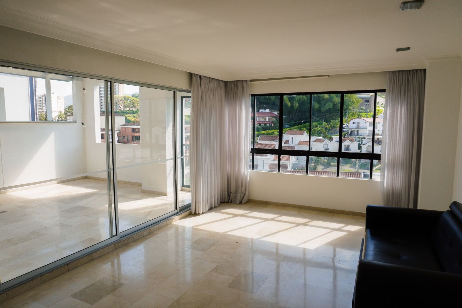 Apartamento en venta en Pinares, Pereira · foto 3 de 17