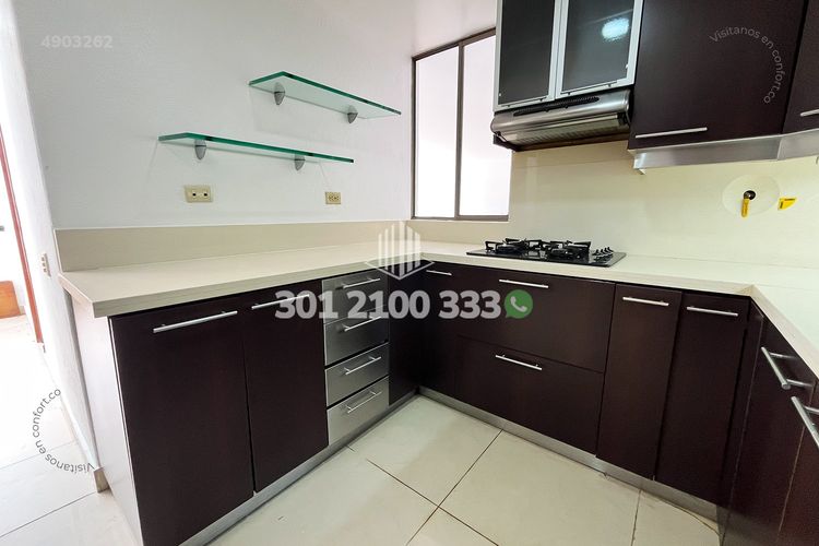 Casa de 3 alcobas en venta en Loma Del Chocho, Envigado, 240 m² · foto 10 de 24