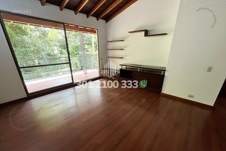 Casa de 3 alcobas en venta en Loma Del Chocho, Envigado, 240 m² · foto 14 de 24