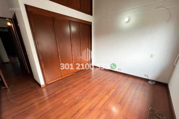 Casa de 3 alcobas en venta en Loma Del Chocho, Envigado, 240 m² · foto 23 de 24