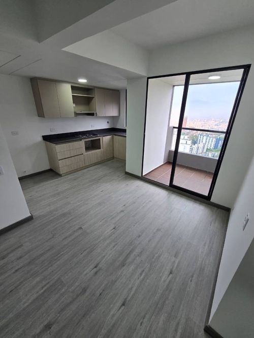Apartamento de 3 alcobas en arriendo en Las Palmas, Medellín, 74 m² · foto 2 de 19