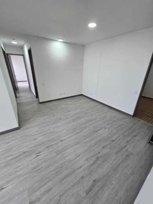Apartamento de 3 alcobas en arriendo en Las Palmas, Medellín, 74 m² · foto 4 de 19