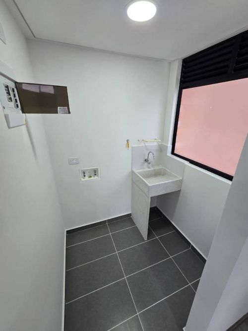 Apartamento de 3 alcobas en arriendo en Las Palmas, Medellín, 74 m² · foto 18 de 19
