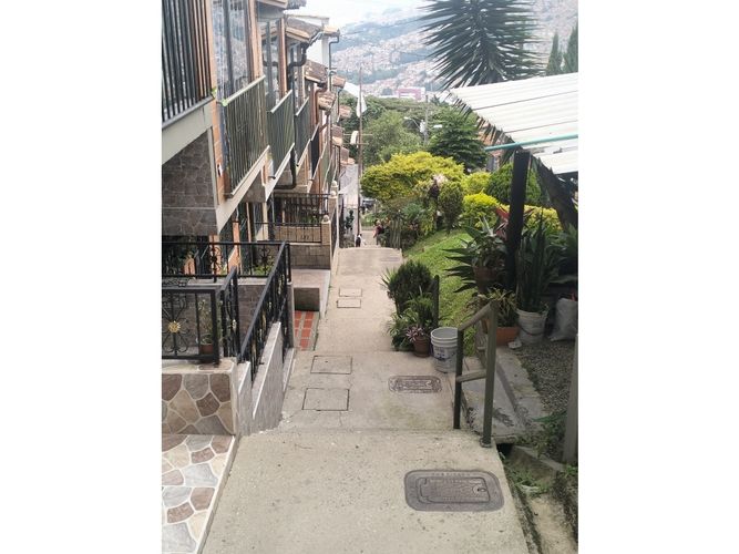 Casa de 4 alcobas en venta en Cataluña, Medellín, 86 m² · foto 16 de 17