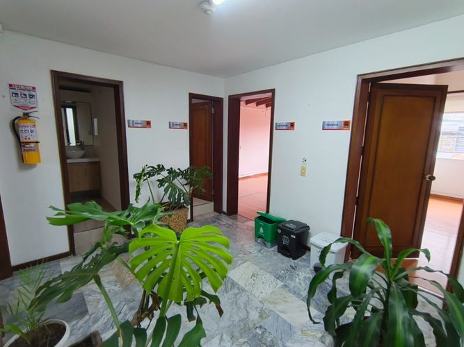Casa de 23 alcobas en arriendo en La Arboleda, Manizales, 701 m² · foto 4 de 24