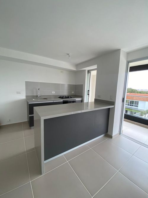 Apartamento de 3 alcobas en venta en Valle Del Lili, Cali, 87 m² · foto 3 de 15