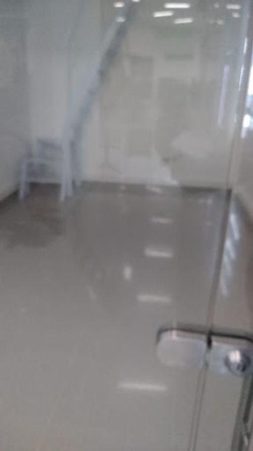 Local en arriendo en Bombona No.1, Medellín, 33 m² · foto 2 de 2
