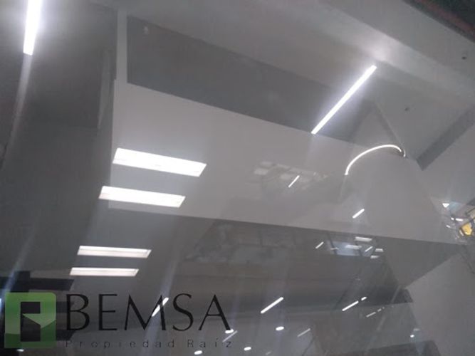 Local en arriendo en Bombona No.1, Medellín, 18 m² · foto 2 de 6