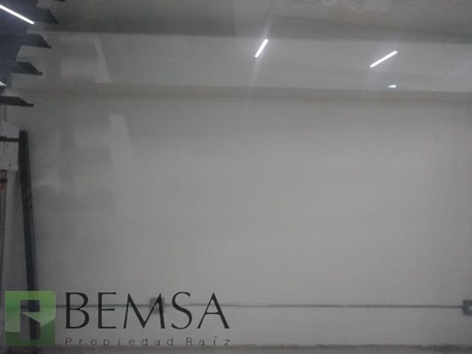 Local en arriendo en Bombona No.1, Medellín, 18 m² · foto 5 de 6