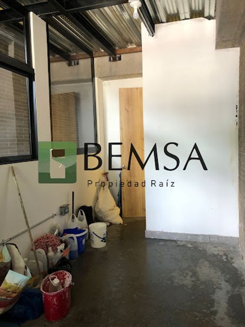 Oficina en arriendo en San Lucas, Medellín, 15 m² · foto 3 de 7