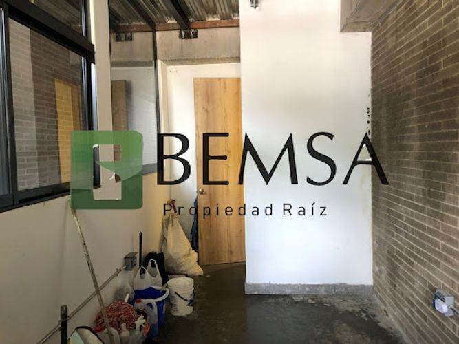 Oficina en arriendo en San Lucas, Medellín, 15 m² · foto 5 de 7