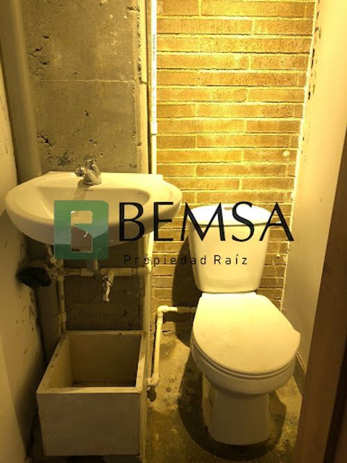 Oficina en arriendo en San Lucas, Medellín, 15 m² · foto 6 de 7