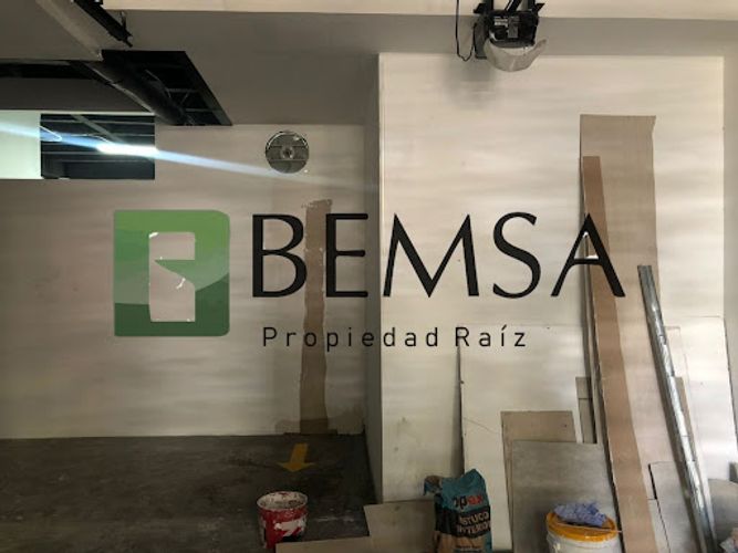 Local en arriendo en San Lucas, Medellín, 35 m² · foto 2 de 8