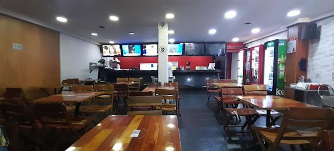 Local en venta en Boston, Medellín, 560 m² · foto 2 de 11