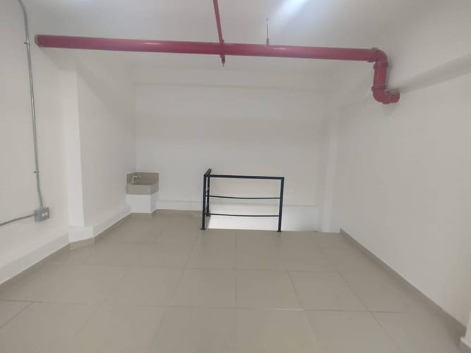 Local en arriendo en Villa Carlota, Medellín, 25 m² · foto 5 de 6