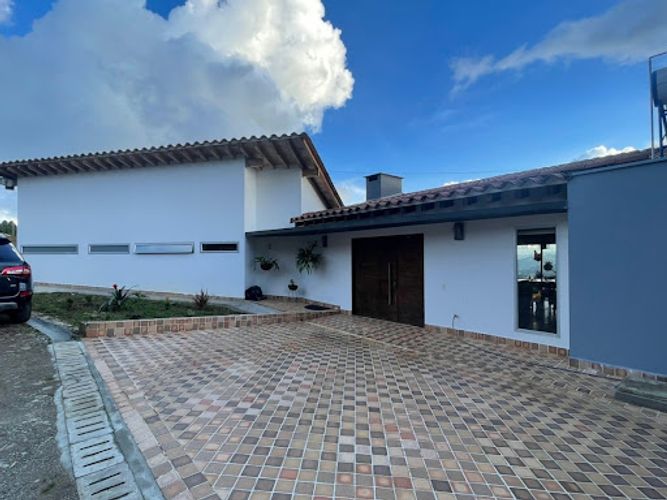 Casa de 2 alcobas en venta en Guarne, 480 m² · foto 3 de 24