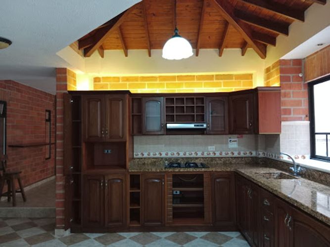 Casa de 4 alcobas en venta en Monteazul, Sabaneta, 283 m² · foto 23 de 24