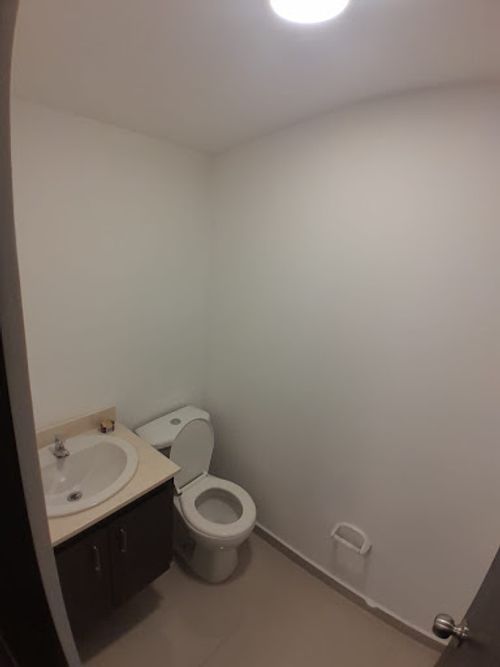 Oficina en arriendo en Panamericano, Bello, 43 m² · foto 3 de 5