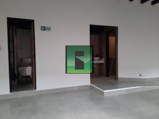 Local en arriendo en La Candelaria, Medellín, 40 m² · foto 7 de 13