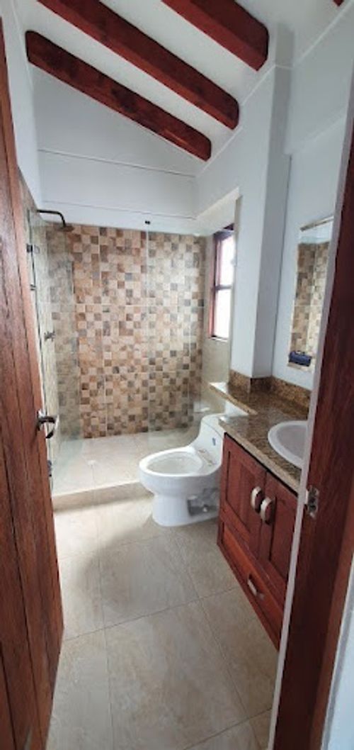 Casa de 3 alcobas en venta en Bellavista, La Estrella, 465 m² · foto 11 de 24
