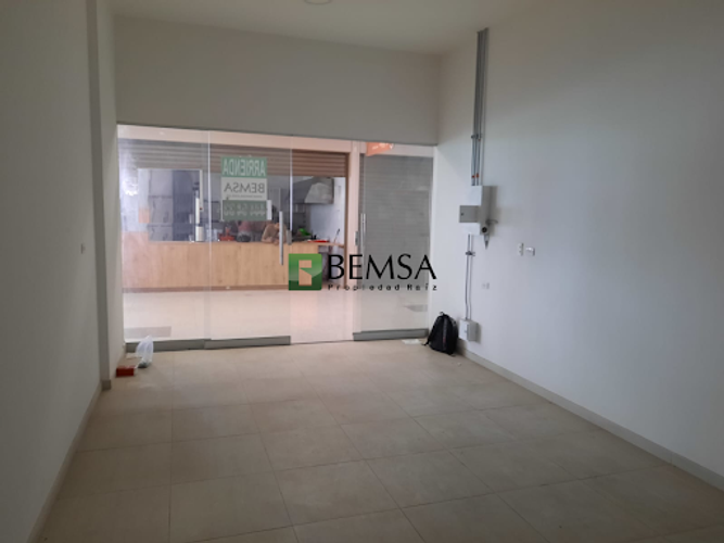 Local en arriendo en Boston, Medellín, 26 m² · foto 2 de 5