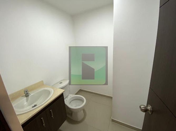 Oficina en arriendo en Niquia, Bello, 35 m² · foto 2 de 9