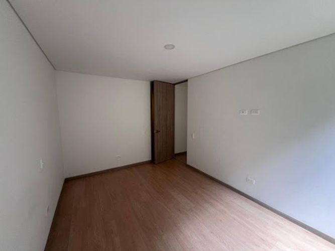 Apartamento de 2 alcobas en venta en Santa Elena, El Retiro, 68 m² · foto 3 de 18