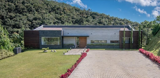 5BR House in Vía Las Palmas (260 m²) for Sale