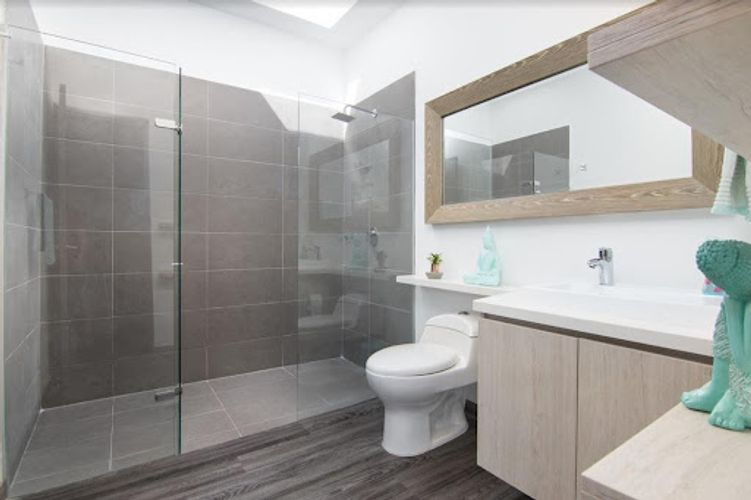 Casa de 5 alcobas en venta en Vía Las Palmas, El Retiro, 260 m² · foto 17 de 22