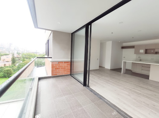 Apartamento en venta en Altos del poblado, Medellín 2