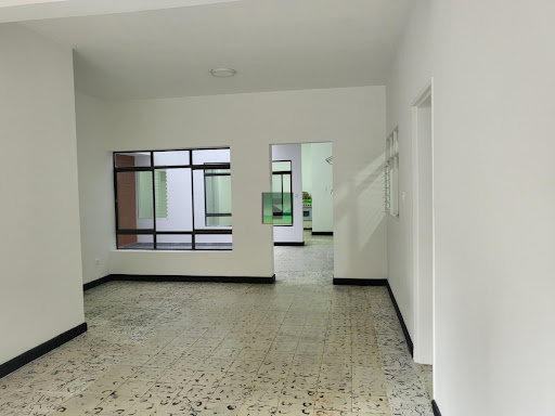 Casa en arriendo en Laureles, Medellín · foto 4 de 24